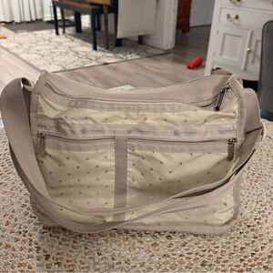 Lesportsac deluxe everyday bag